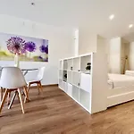 Calderon's Dreams - Monabri Apartman