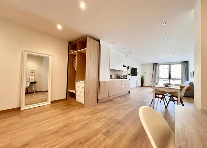 Calderon's Dreams - Monabri アパート *