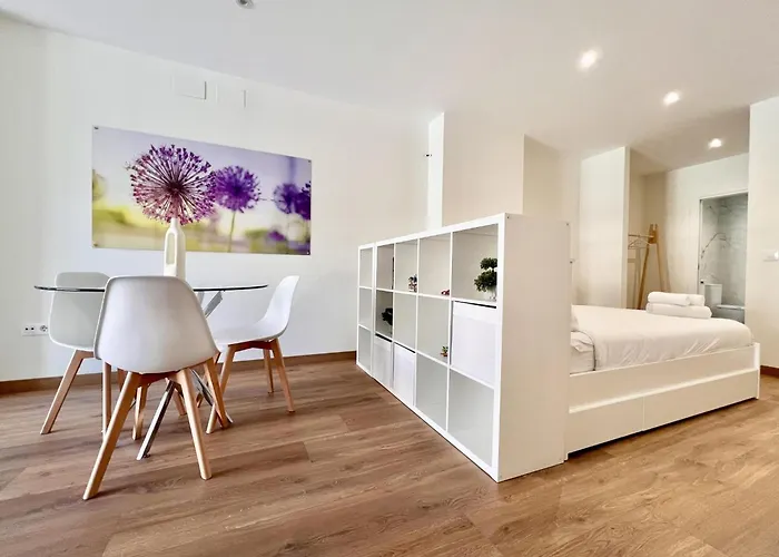 Calderon's Dreams - Monabri アパート