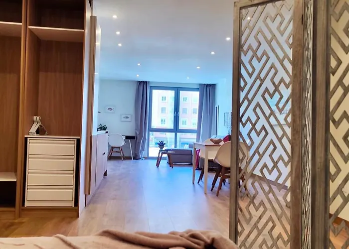 Calderon's Dreams - Monabri סנטנדר