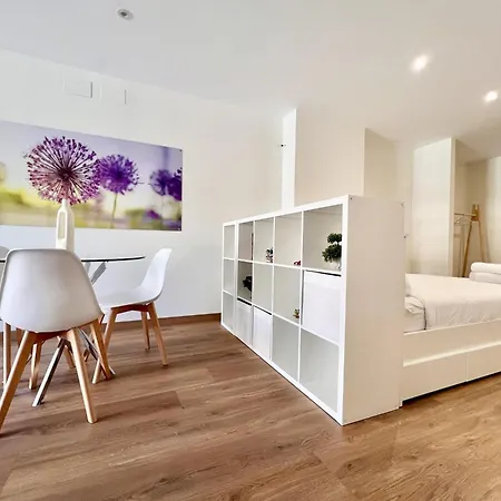 Calderon's Dreams - Monabri Appartement